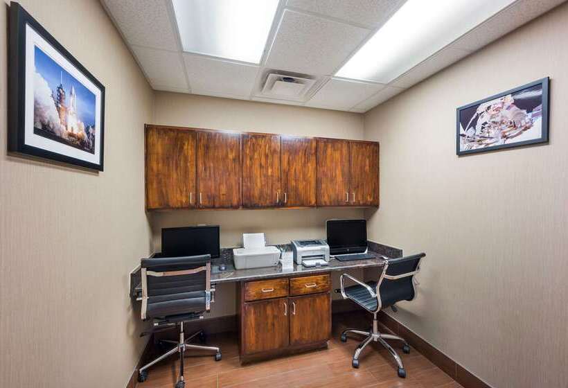 فندق Quality Inn & Suites Huntsville Research Park Area