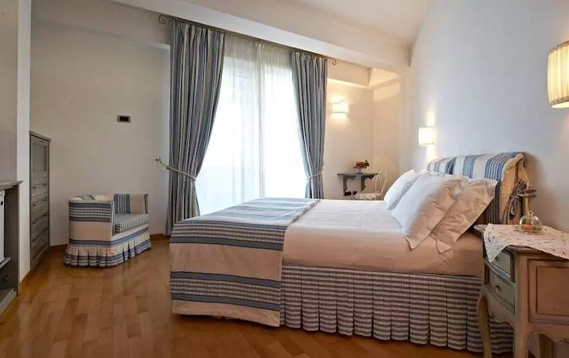 هتل Villa Poseidon & Events