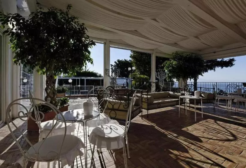 هتل Villa Poseidon & Events