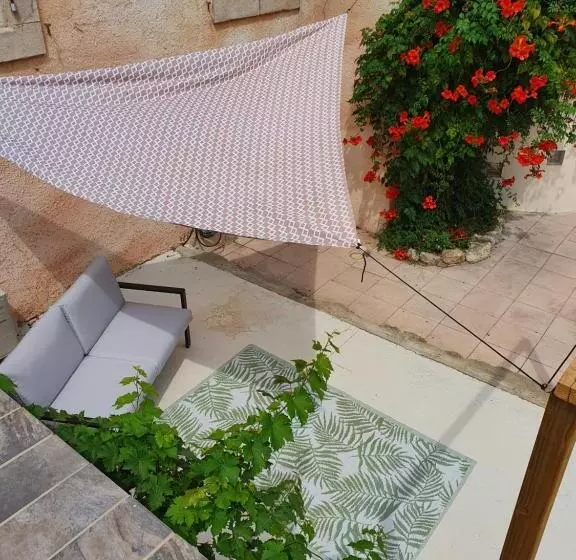 Aamiaismajoitus (B&B) Au Secret Des Brégines