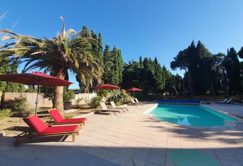 تختخواب و صبحانه Au Secret Des Brégines