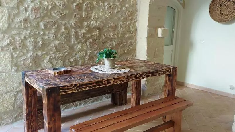 Majatalo Domo Antiga Guest Rooms