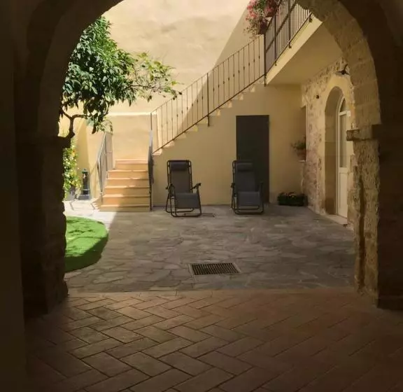 Majatalo Domo Antiga Guest Rooms