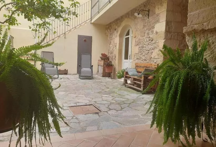 Majatalo Domo Antiga Guest Rooms