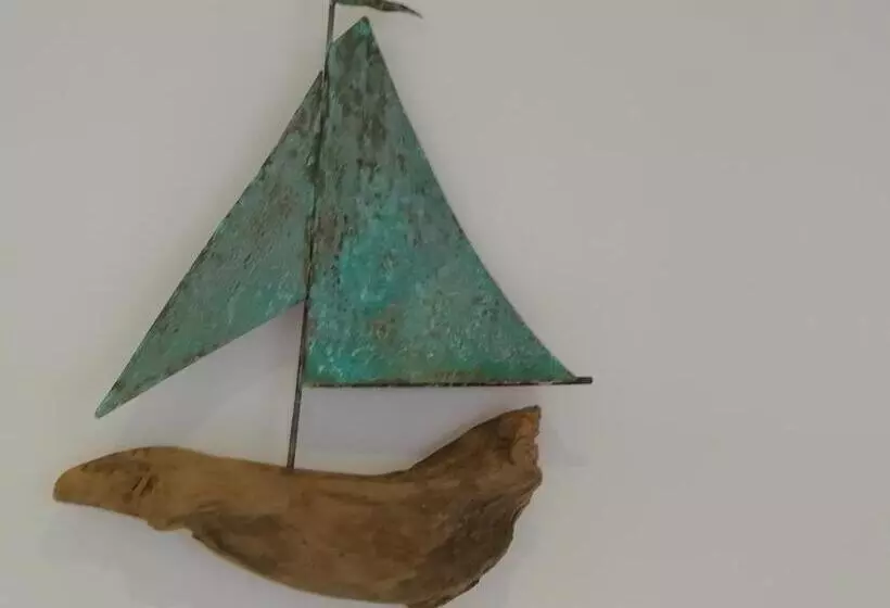 تختخواب و صبحانه Sea Breeze