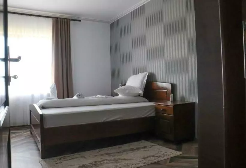 Majatalo Conacul Lupilor