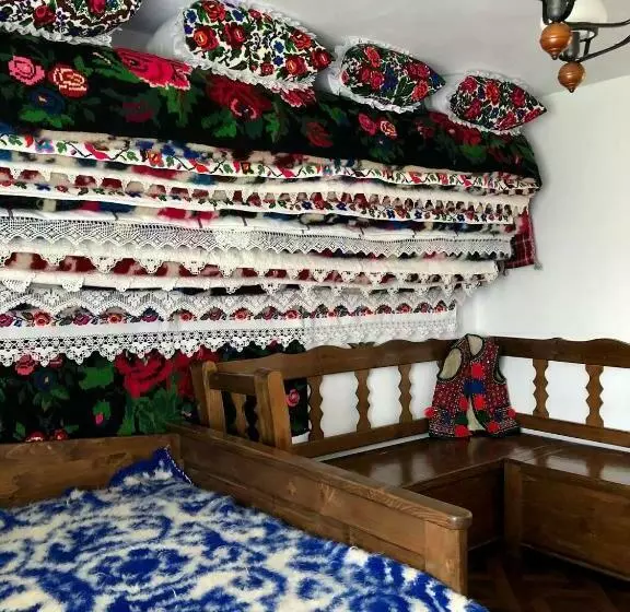 Majatalo Conacul Lupilor