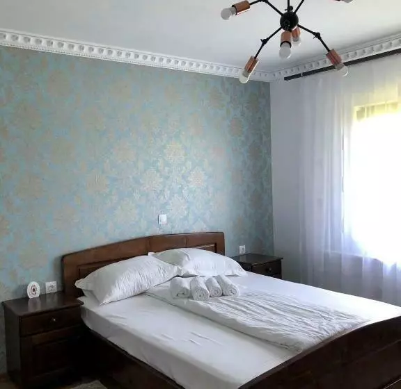 Majatalo Conacul Lupilor