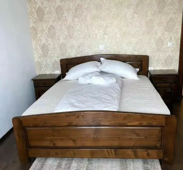 Majatalo Conacul Lupilor