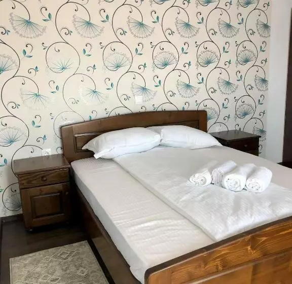 Majatalo Conacul Lupilor