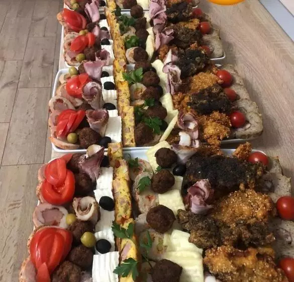 Majatalo Conacul Lupilor