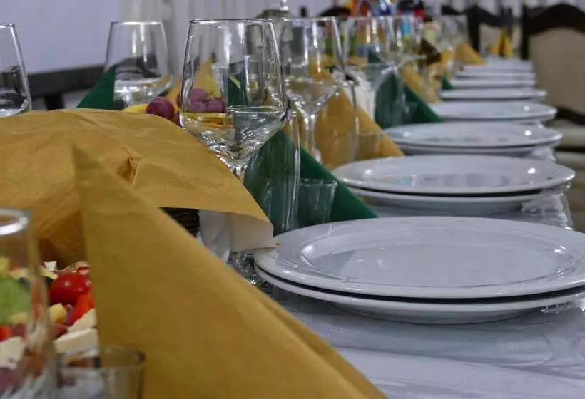 Majatalo Conacul Lupilor