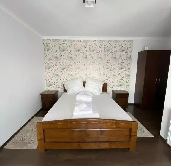 Majatalo Conacul Lupilor