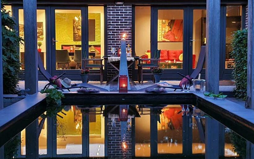 Downtown Hideaway, B&b Grand Deluxe