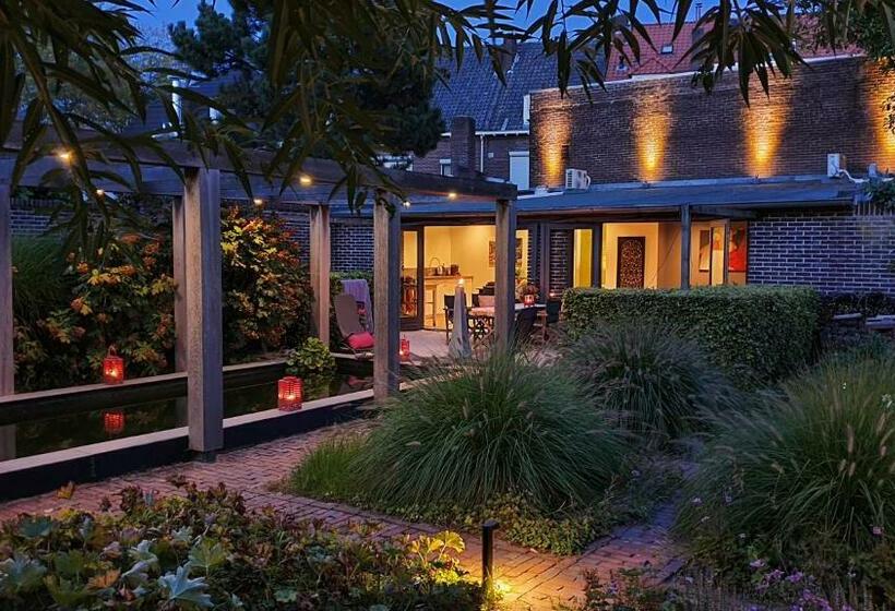 Downtown Hideaway, B&b Grand Deluxe