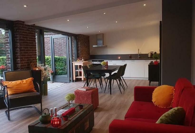 Downtown Hideaway, B&b Grand Deluxe