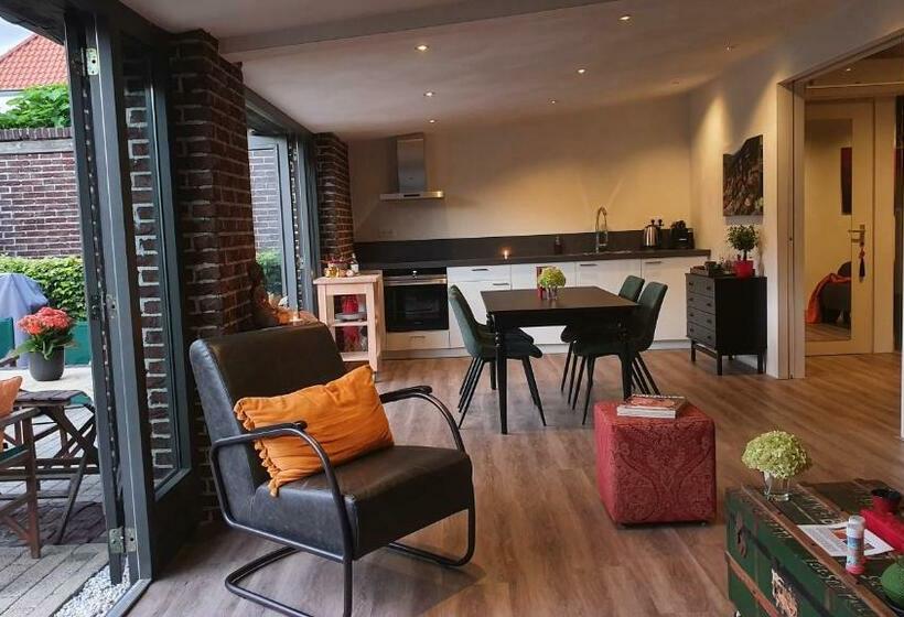 Downtown Hideaway, B&b Grand Deluxe