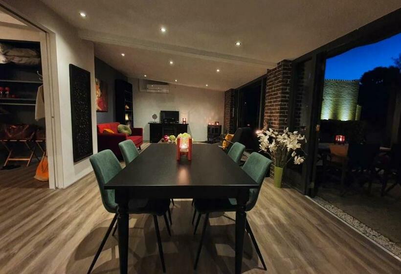 Downtown Hideaway, B&b Grand Deluxe