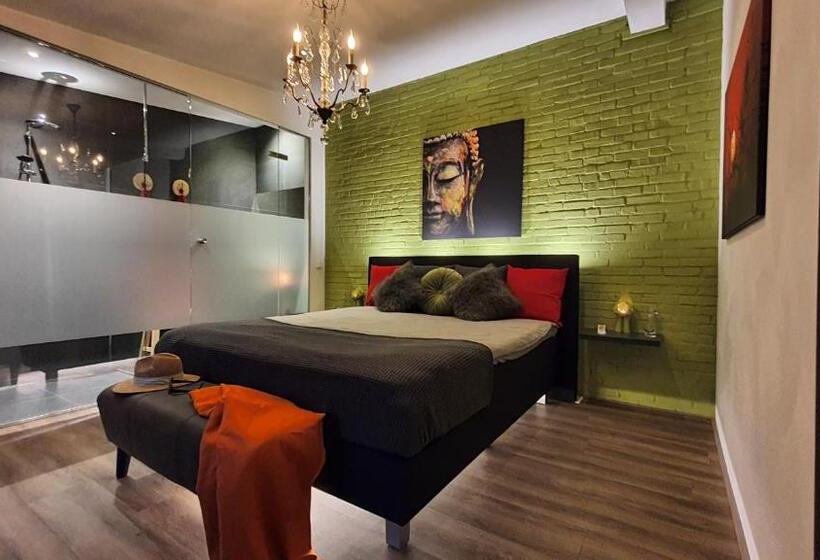 Downtown Hideaway, B&b Grand Deluxe