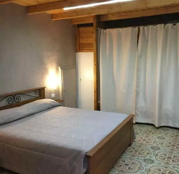 ペンション Casa Cortes
