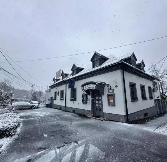 ペンション Jager Guesthouse