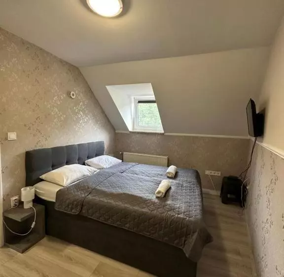 ペンション Jager Guesthouse