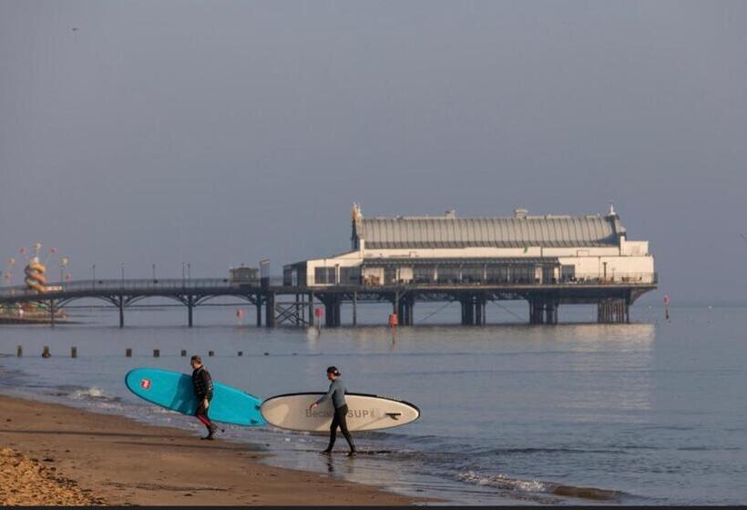 Pensjonat Megs Island Guest House