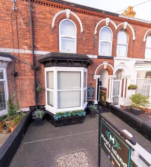 Majatalo Megs Island Guest House