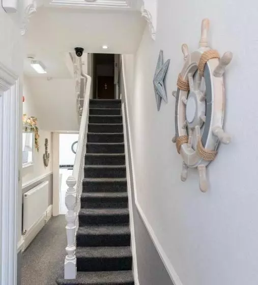 Majatalo Megs Island Guest House