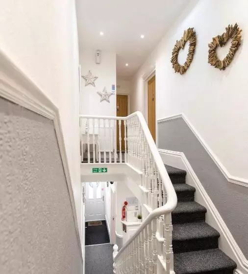 Majatalo Megs Island Guest House