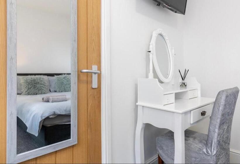 Pensjonat Megs Island Guest House