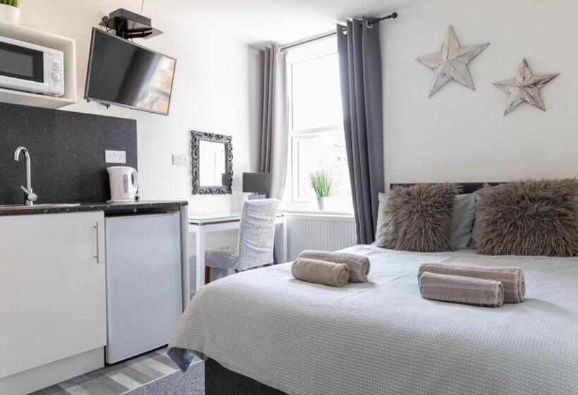 Pensjonat Megs Island Guest House