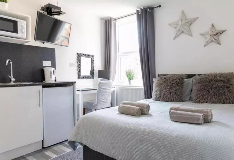 Majatalo Megs Island Guest House