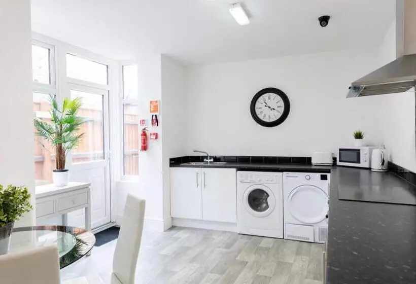 Majatalo Megs Island Guest House