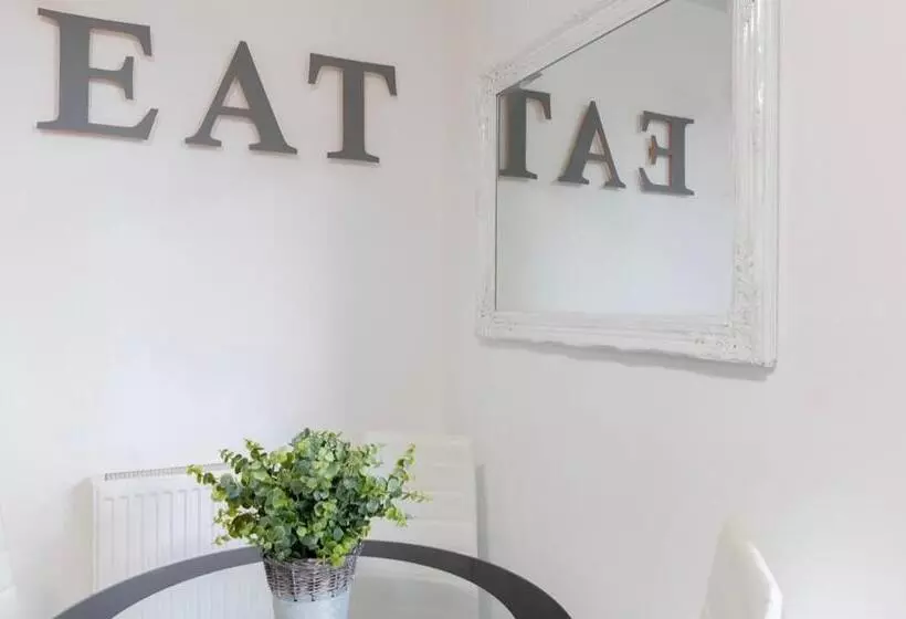 Majatalo Megs Island Guest House