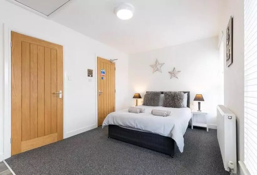 Majatalo Megs Island Guest House