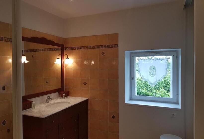 مبيت وإفطار Domaine De Pelouaille   Chambre D Hôtes