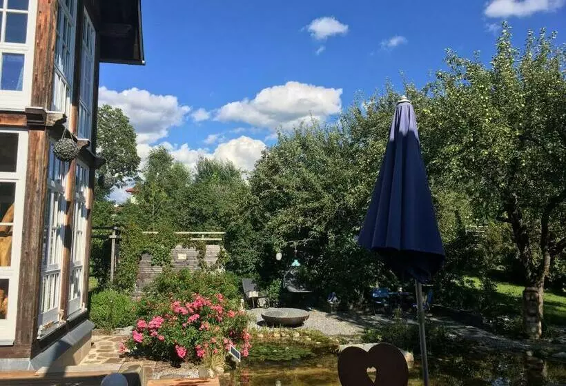 Aamiaismajoitus (B&B) Naturforsthaus Gartenblick Für Hunde Und Naturverbundene Menschen