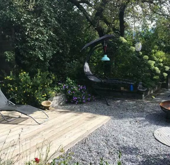 Aamiaismajoitus (B&B) Naturforsthaus Gartenblick Für Hunde Und Naturverbundene Menschen