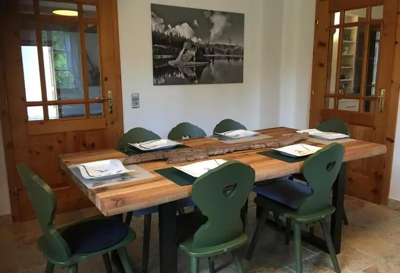 Aamiaismajoitus (B&B) Naturforsthaus Gartenblick Für Hunde Und Naturverbundene Menschen