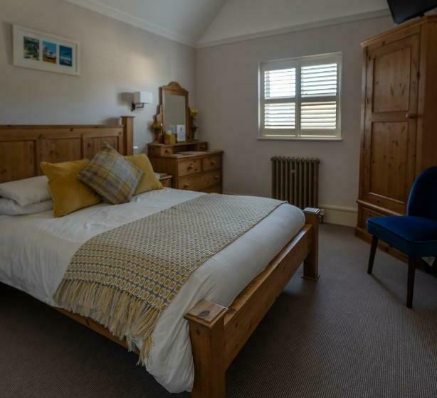 بنسيون Cranborne House