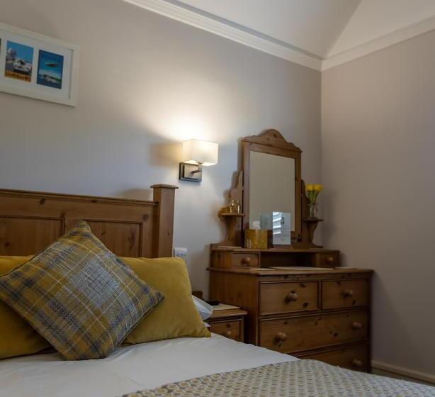 بنسيون Cranborne House