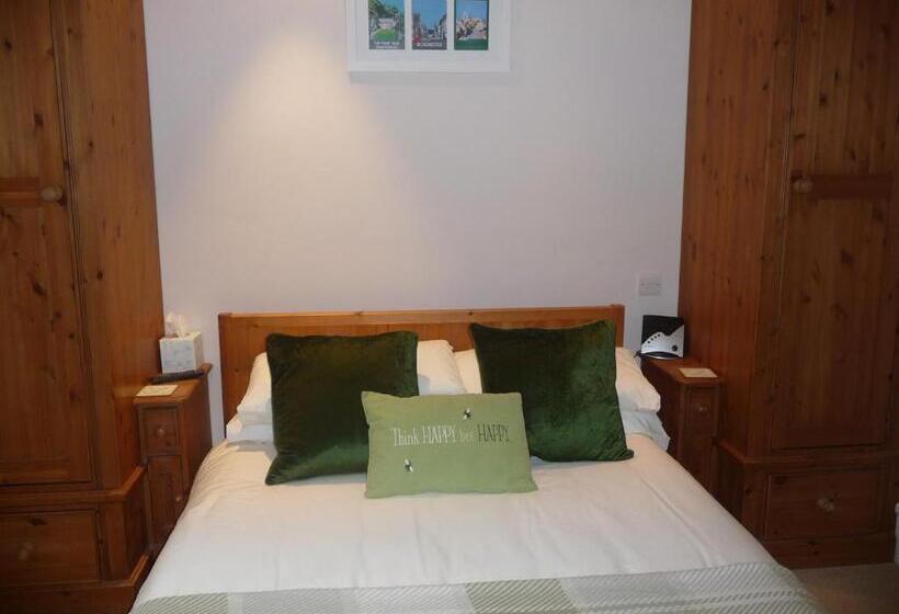 بنسيون Cranborne House