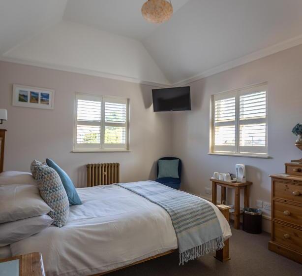 بنسيون Cranborne House