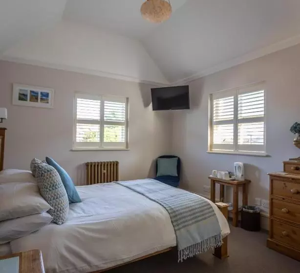 Majatalo Cranborne House