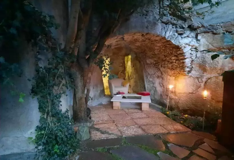 Aamiaismajoitus (B&B) Alla Curva Di Elia Manzoni