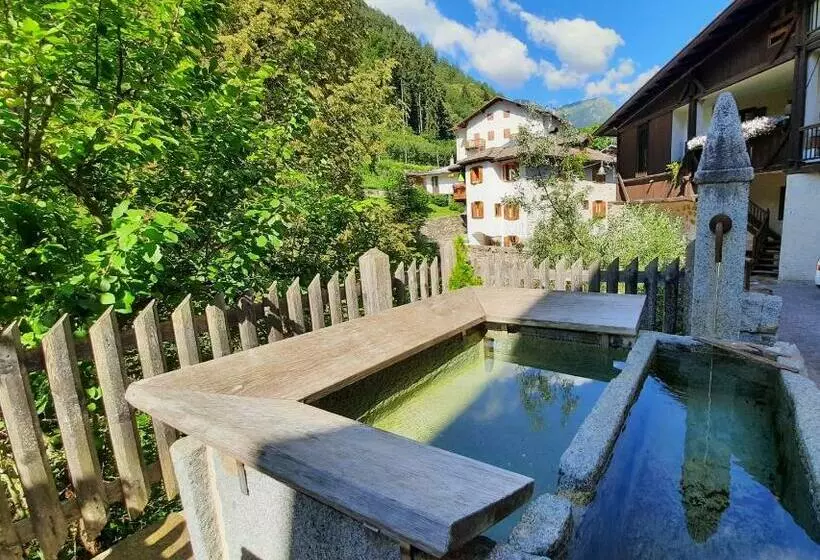 Aamiaismajoitus (B&B) Alla Curva Di Elia Manzoni