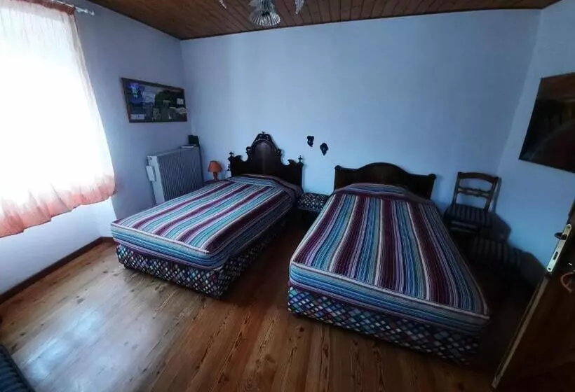 Aamiaismajoitus (B&B) Alla Curva Di Elia Manzoni