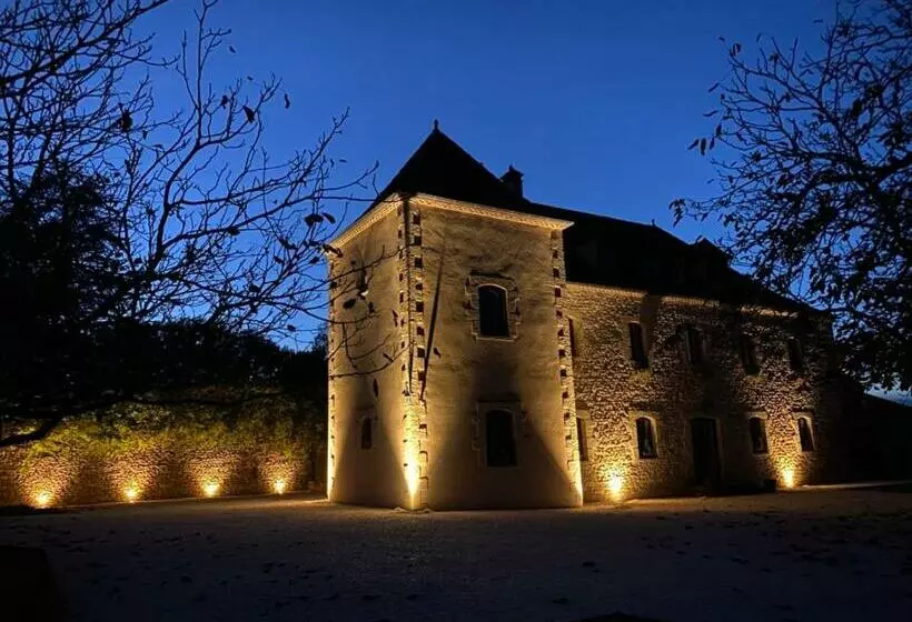 ベッドアンドブレックファースト Domaine De Cazal   Chambres D Hôtes Avec Piscine Au Cœur De 26 Hectares De Nature Préservée