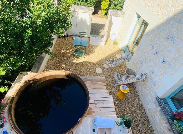 مبيت وإفطار Gîte Verveine Bain Nordique Jacuzzi L écrin De Verdure Chinon